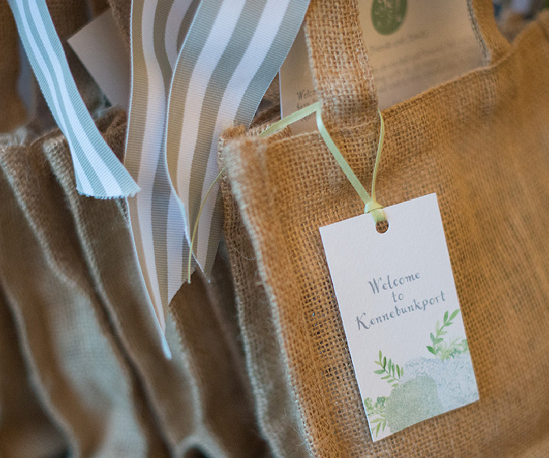 Graceful Hydrangea wedding favor tag